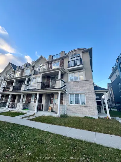 Condo Townhouse in Markham