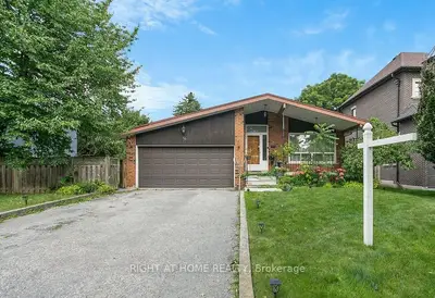 46 Sunnywood Crescent, Richmond Hill, On L4c 6w3