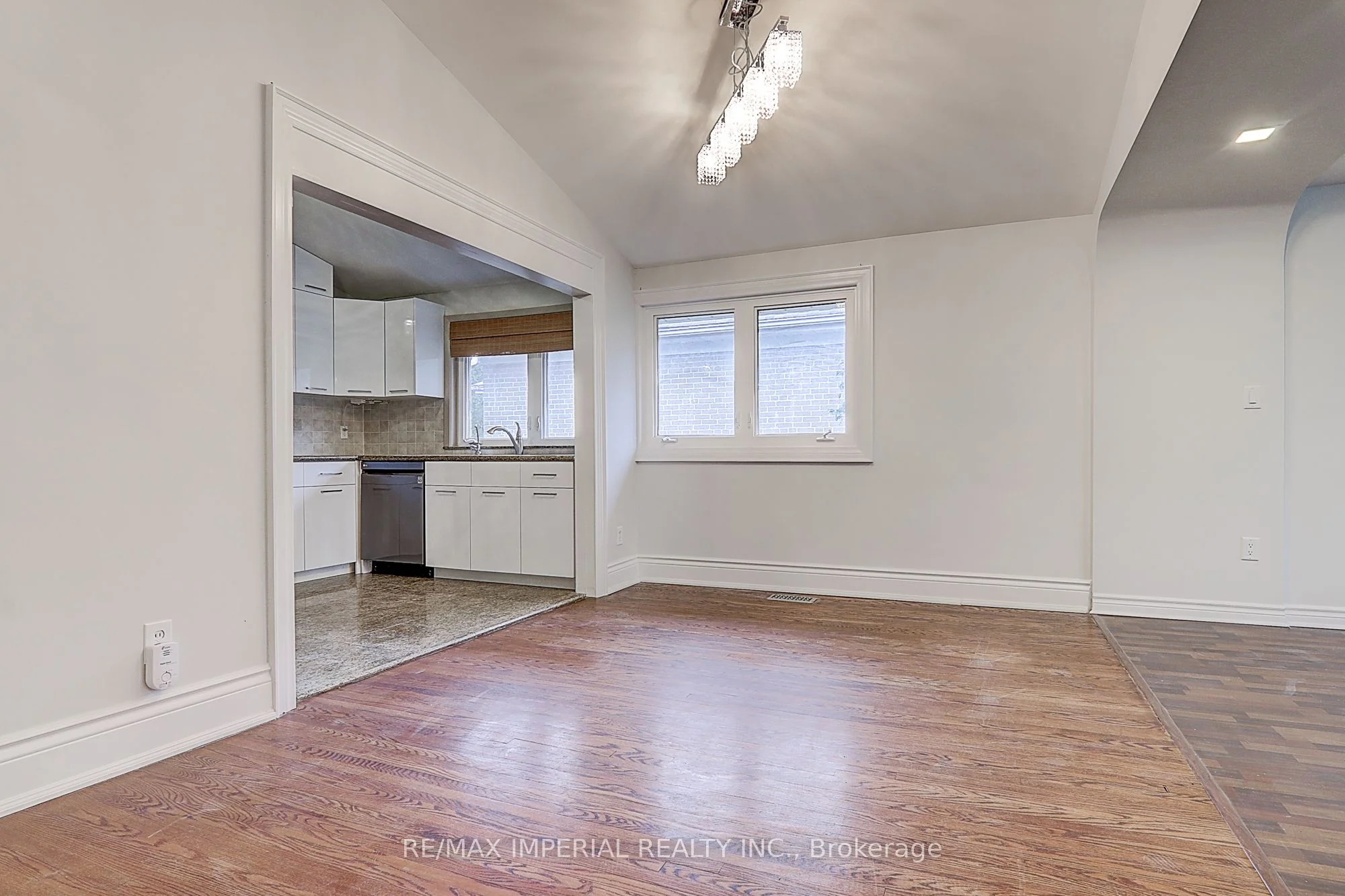 166 Driscoll Road Main Fl, Richmond Hill, ON L4C 4H7