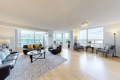 Condo Apartment in Markham