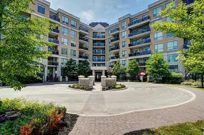 Condo Apartment in Aurora