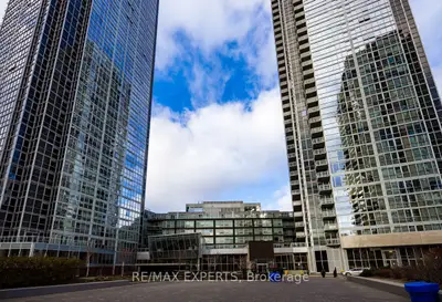 Condo Apartment in Vaughan