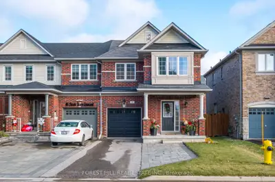 Att/Row/Townhouse in Whitchurch-Stouffville
