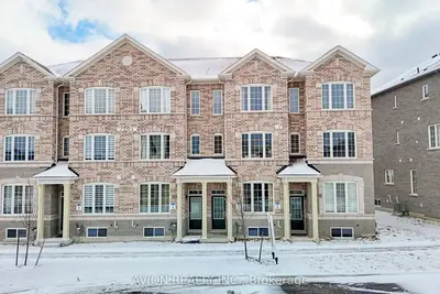 Att/Row/Townhouse in Markham