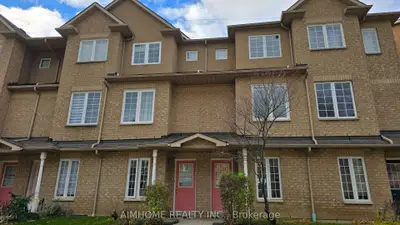 Condo Townhouse in Markham