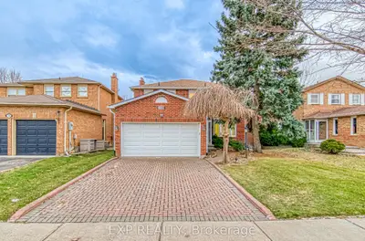 Detached in Richmond Hill