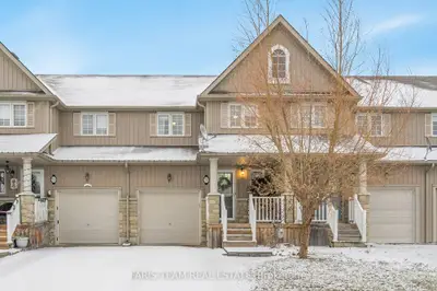 Att/Row/Townhouse in New Tecumseth