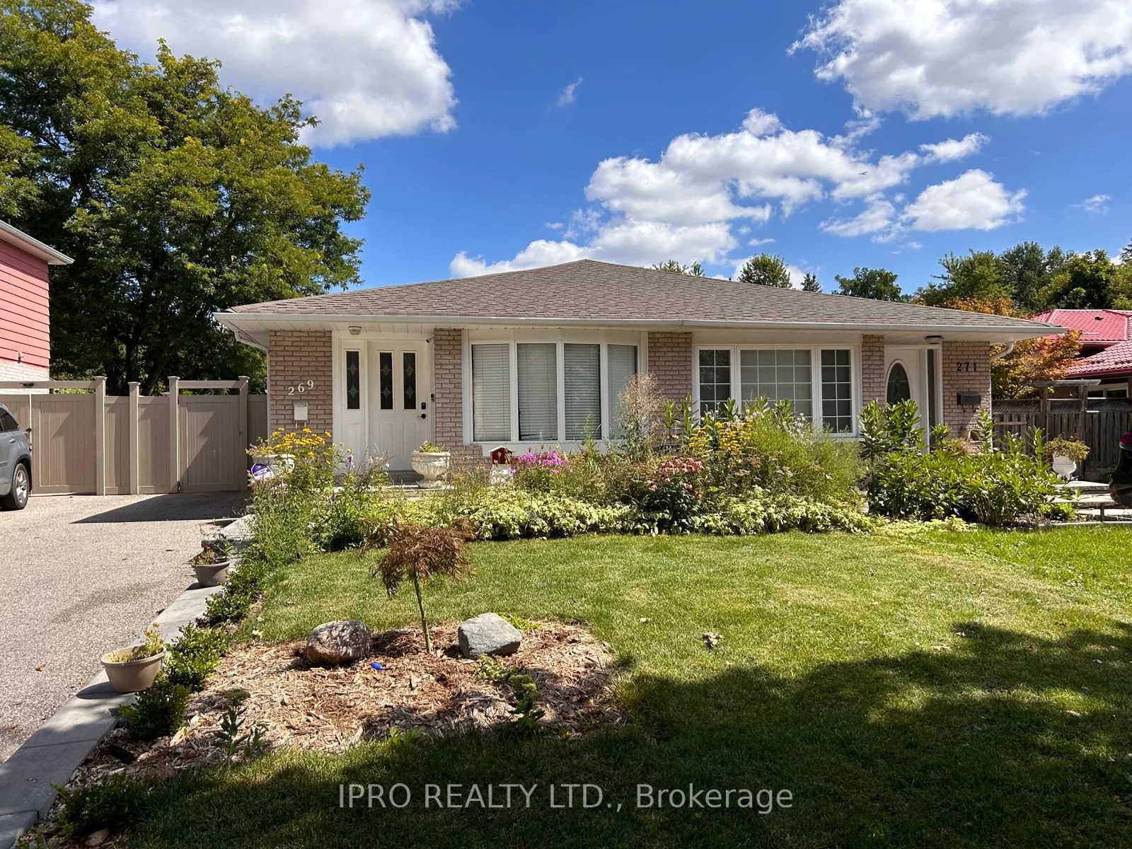 Semi-Detached in Richmond Hill
