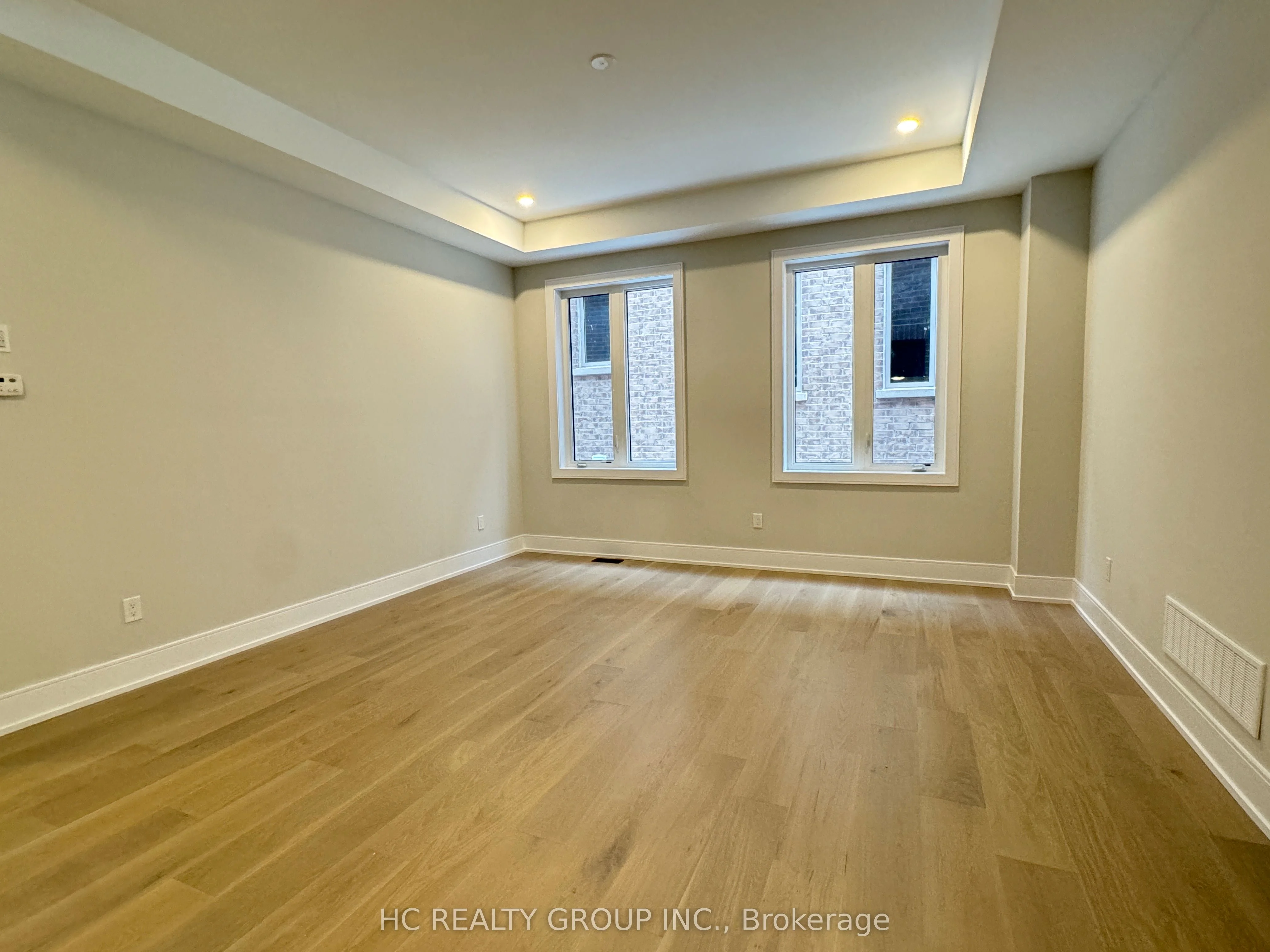 48 John Bradbury Court, Aurora, ON L4G 4C6