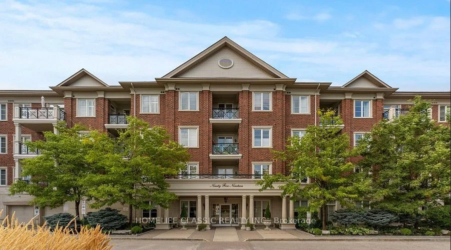Condo Apartment in Vaughan