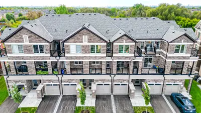 Att/Row/Townhouse in Markham