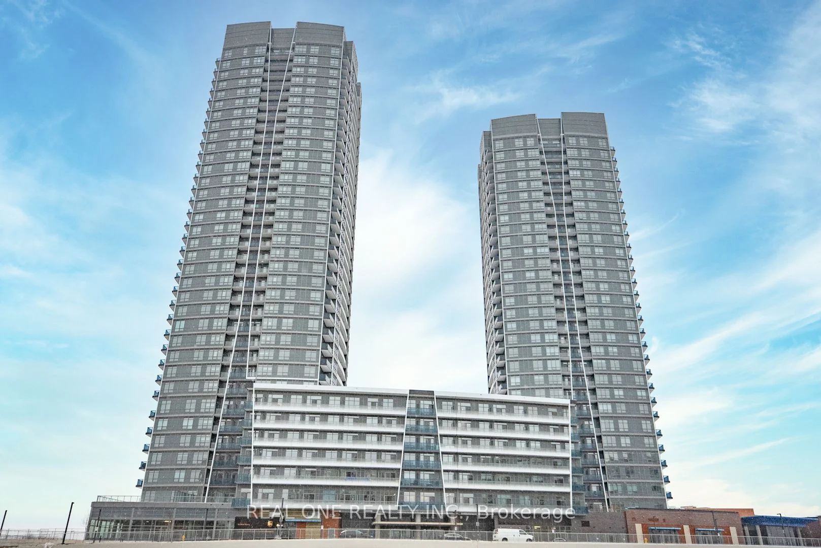 Condo Apartment in Vaughan