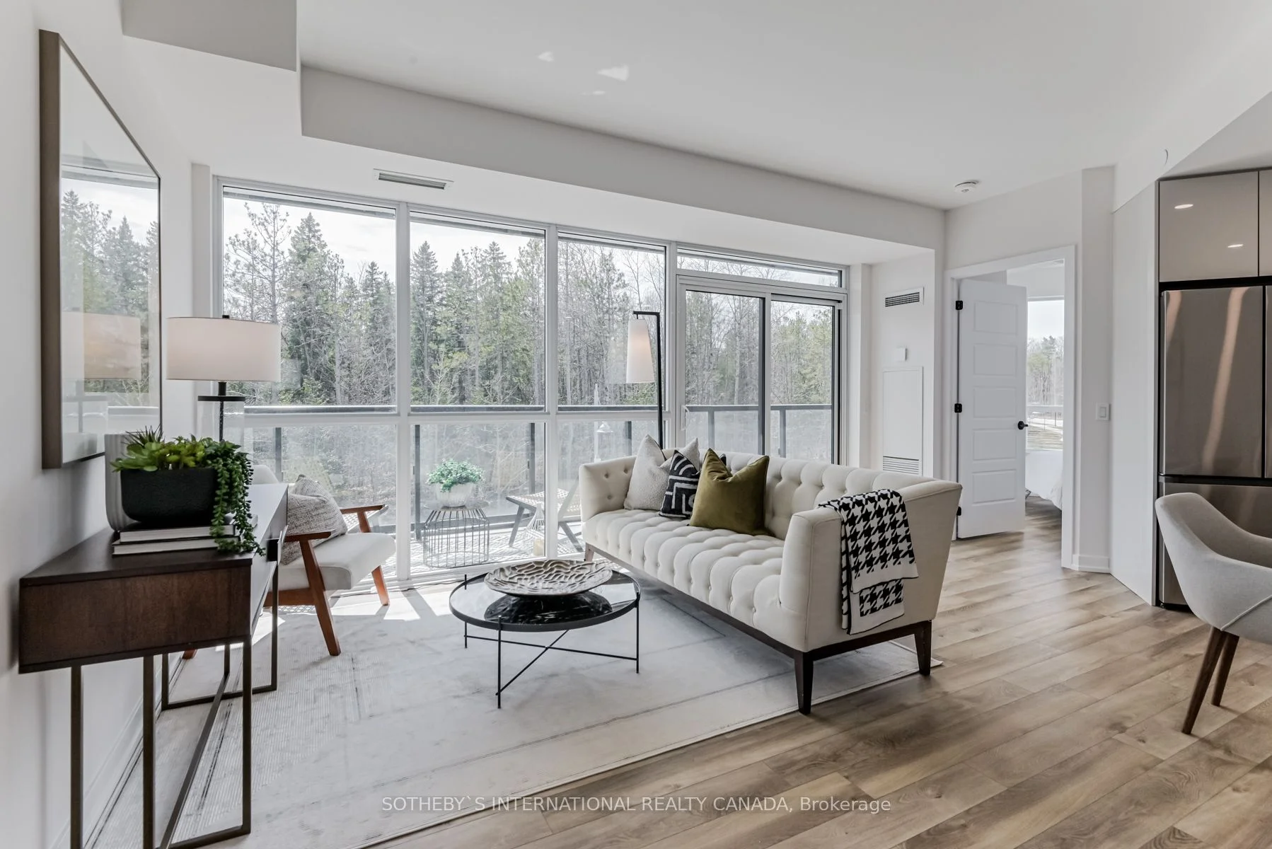 Condo Apartment in Innisfil