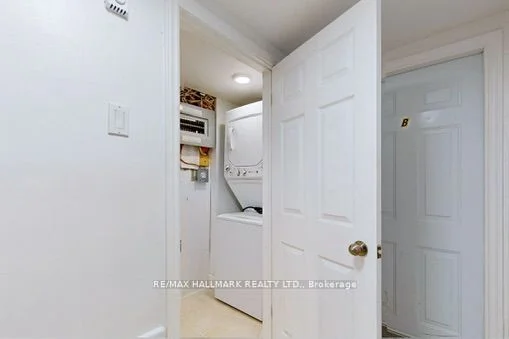 Semi-Detached in Aurora