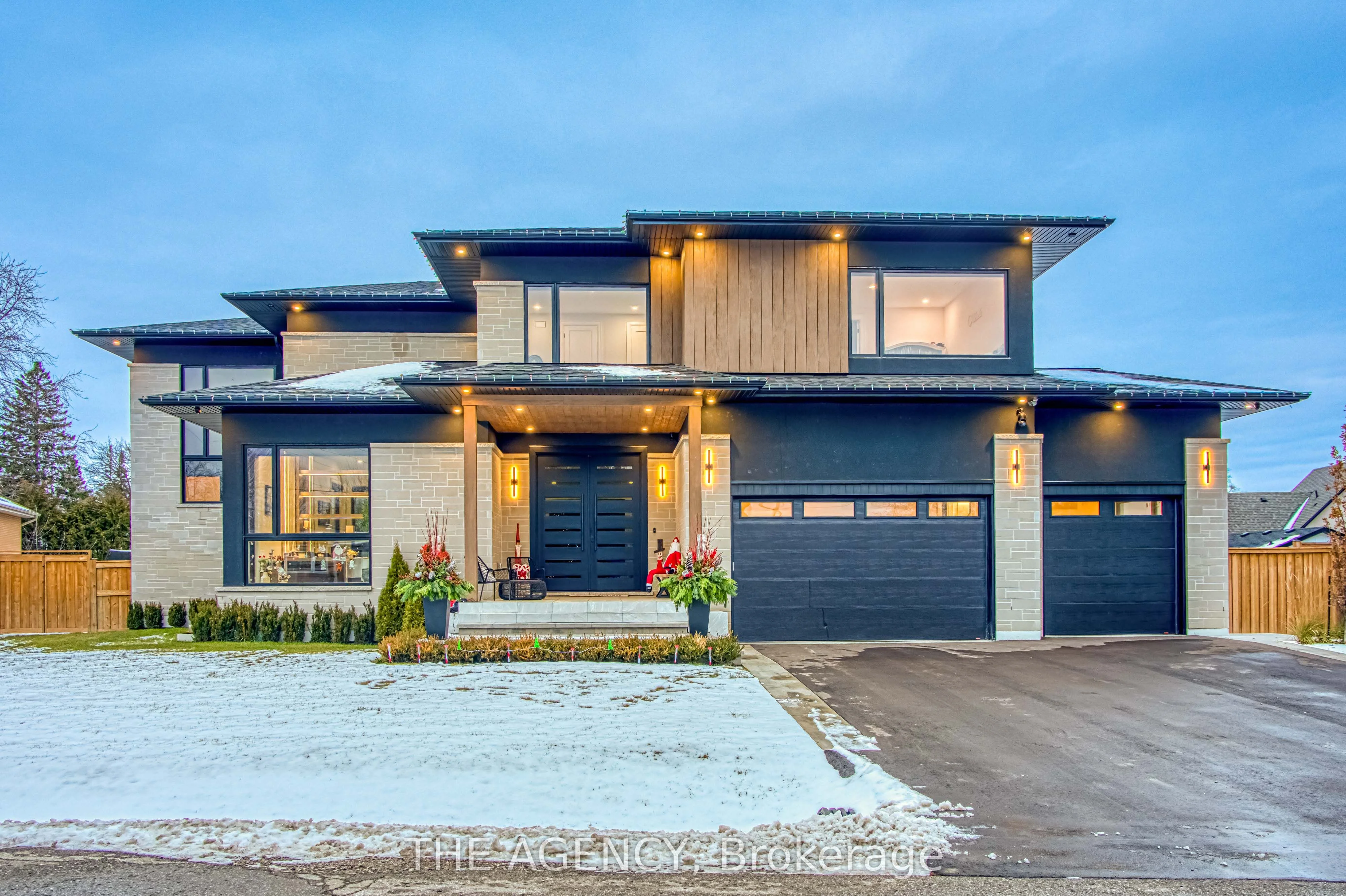Detached in King