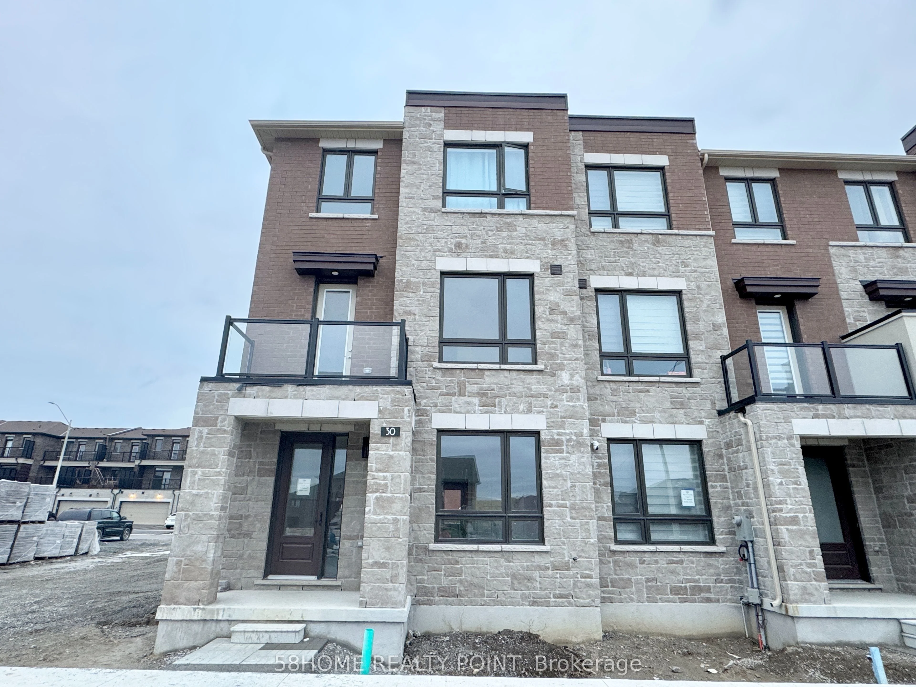 Att/Row/Townhouse in Markham