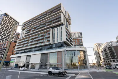 Common Element Condo in Markham
