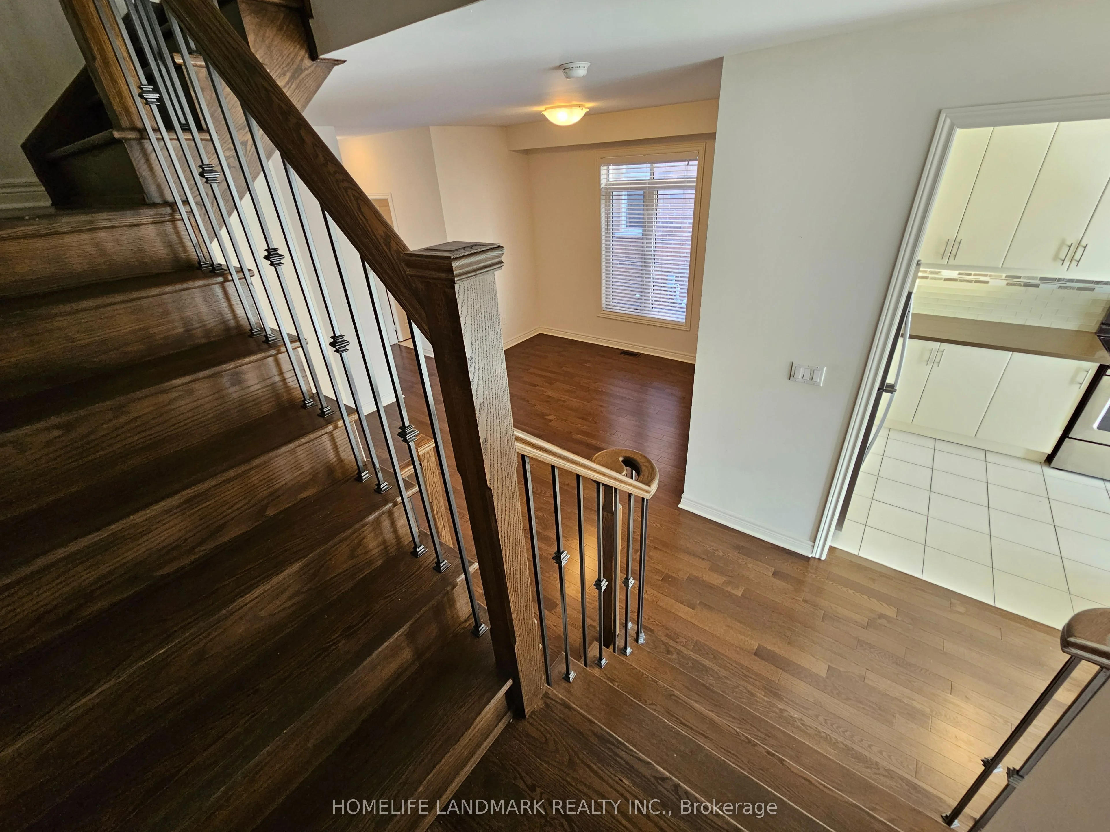 92 Fortis Crescent, Bradford West Gwillimbury, ON L3Z 0W2