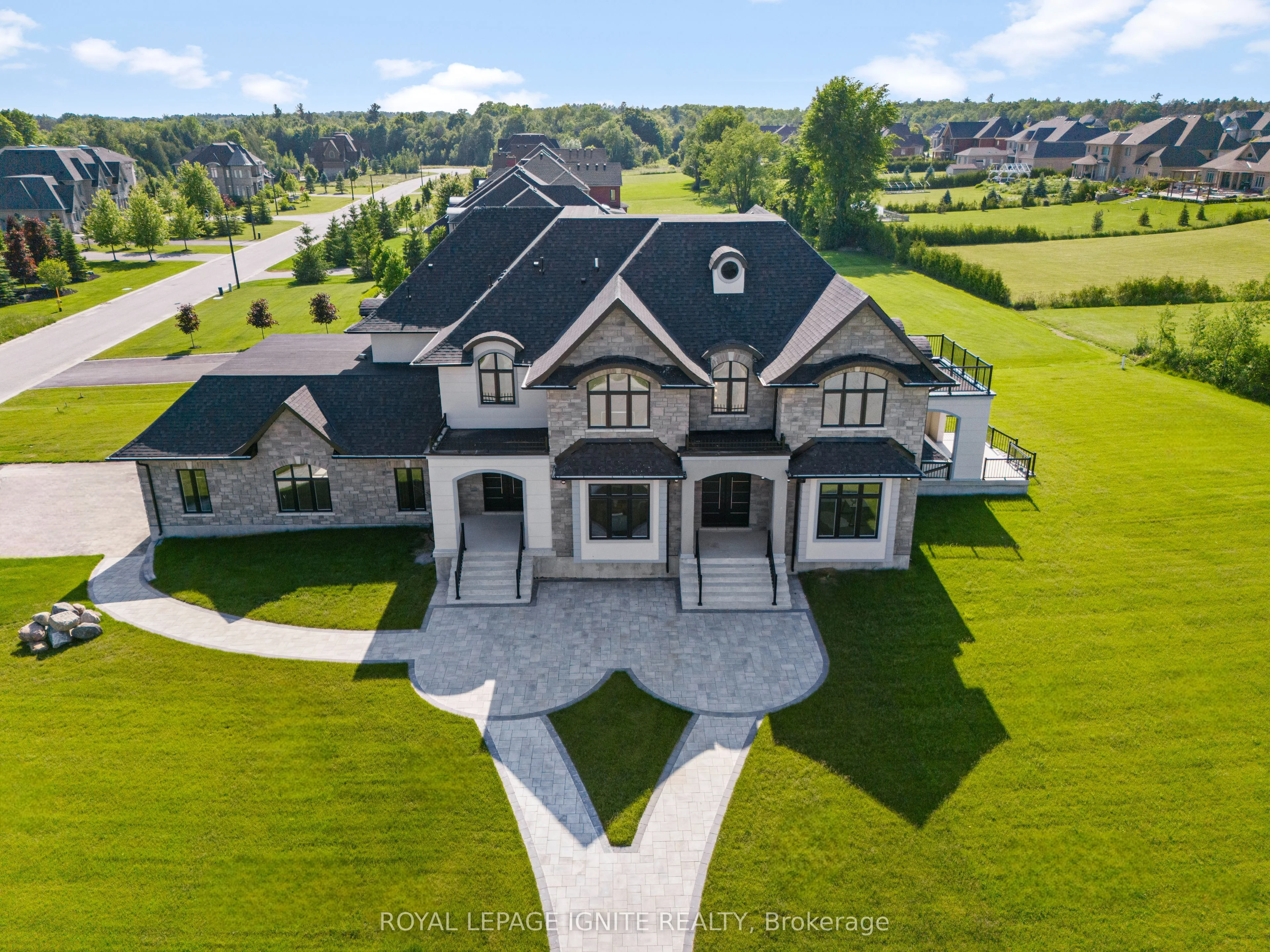 1 Spruceview Place, Whitchurch-stouffville, On L4a 1w3