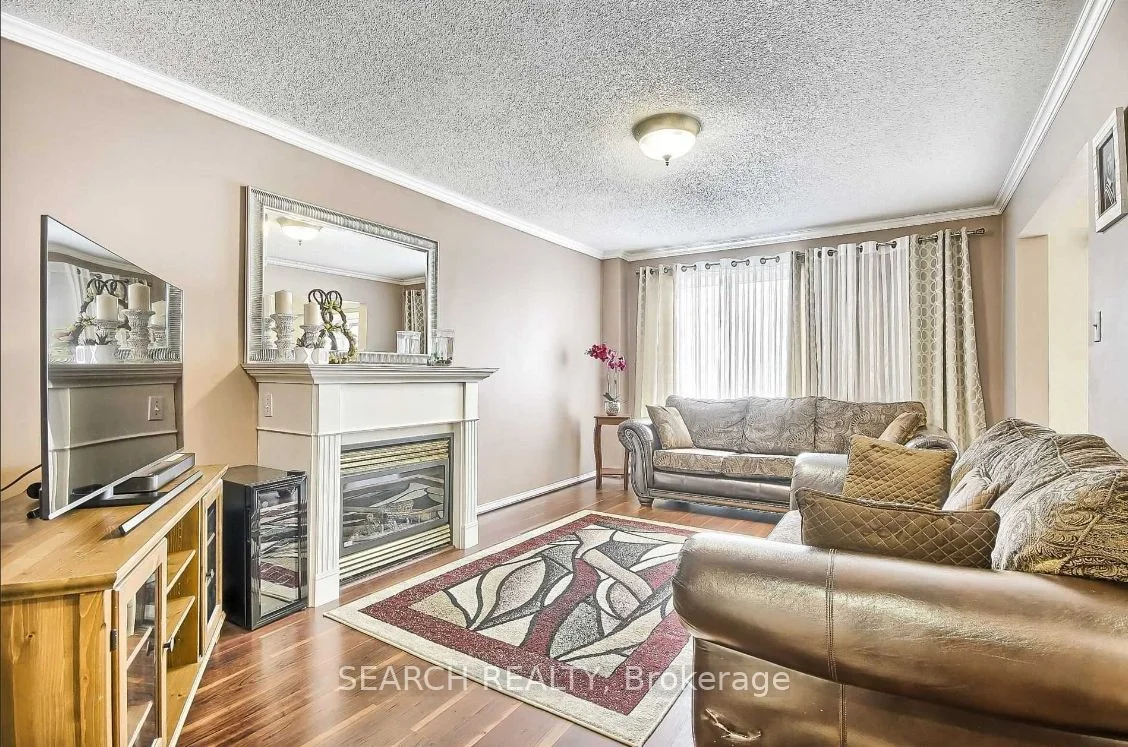 97 Clearmeadow Boulevard Upper, Newmarket, ON L3X 2M5