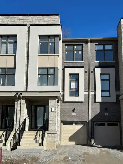 Att/Row/Townhouse in Richmond Hill