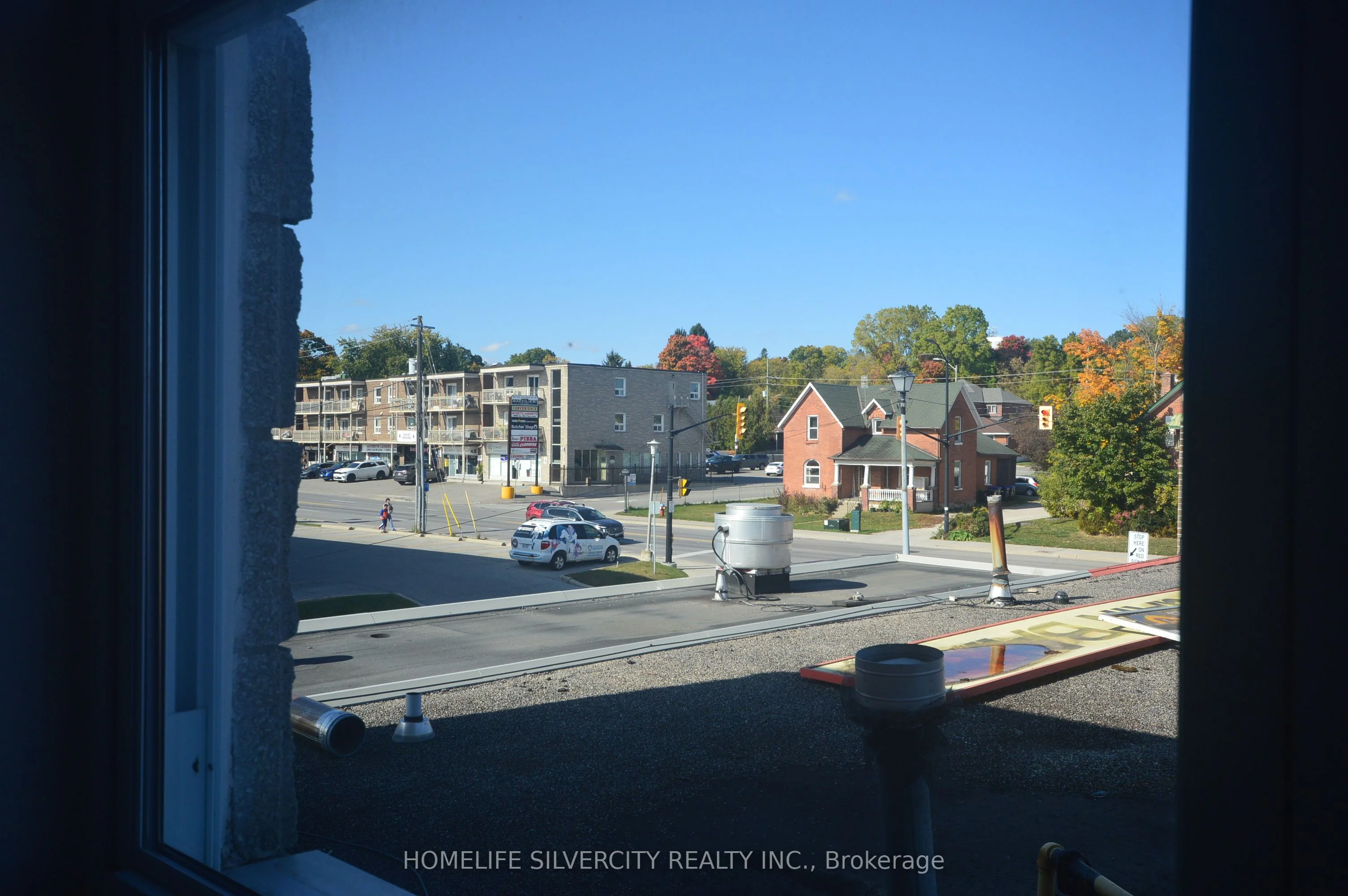 64 Holland Street W Upper 2, Bradford West Gwillimbury, ON L3Z 1R8