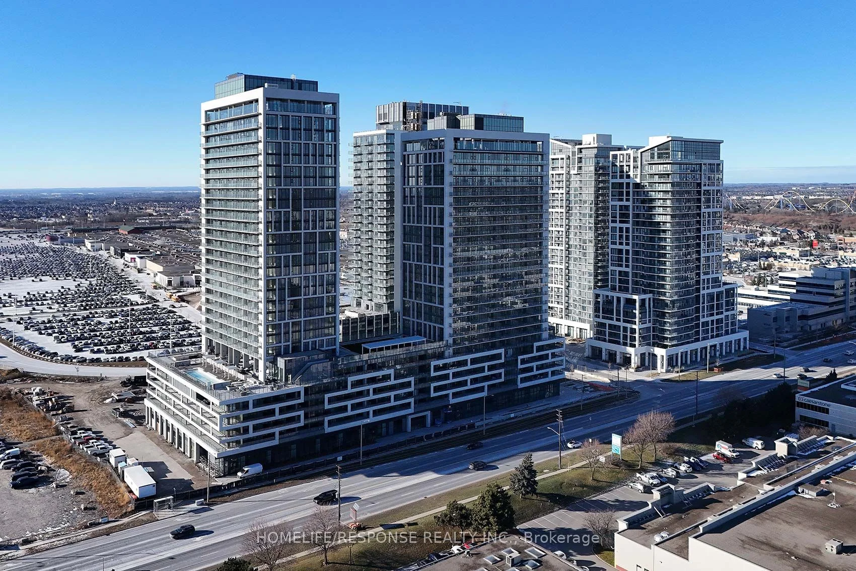 Condo Apartment in Vaughan