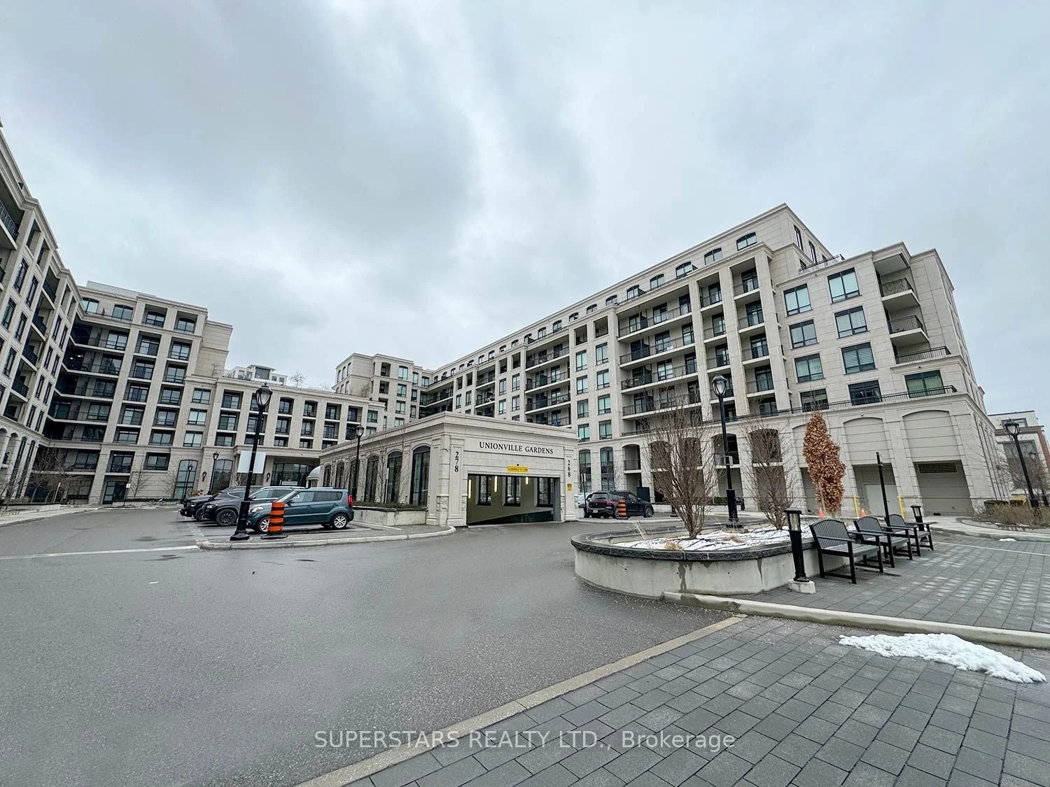 Condo Apartment in Markham