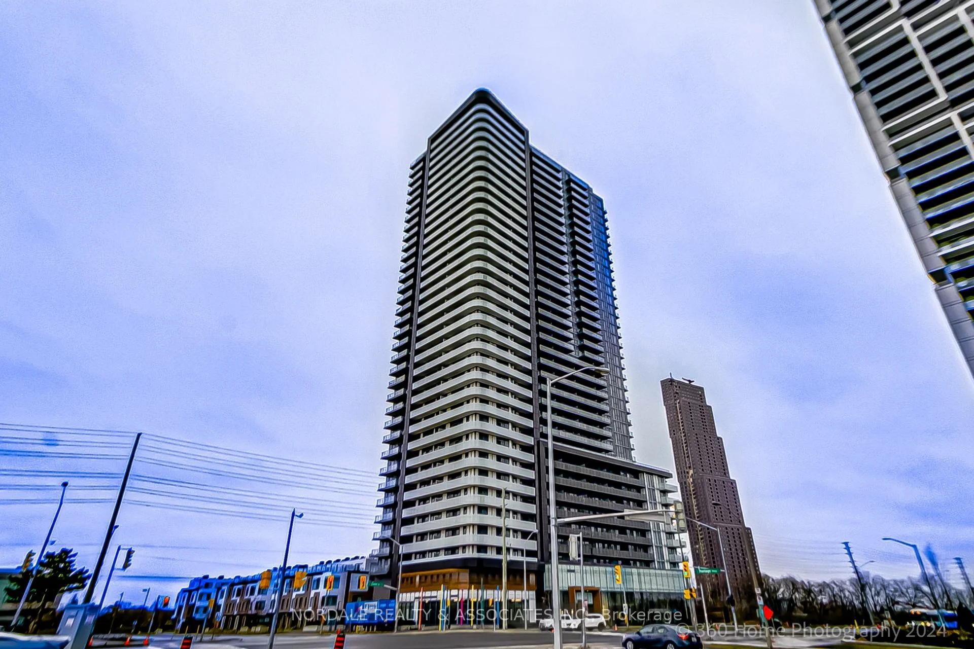 Condo Apartment in Vaughan