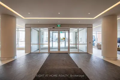 Condo Apartment in Vaughan