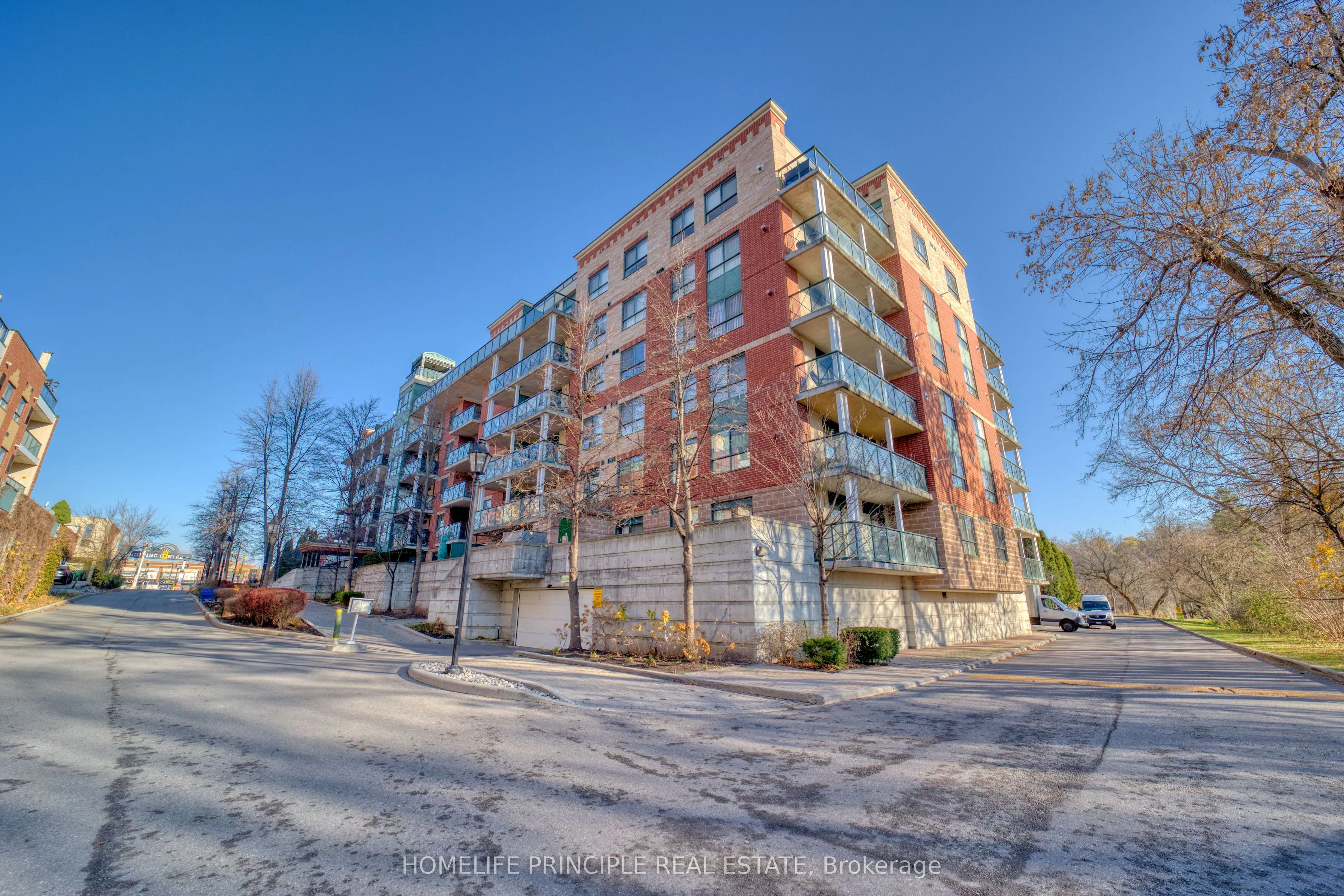 Condo Apartment in Vaughan