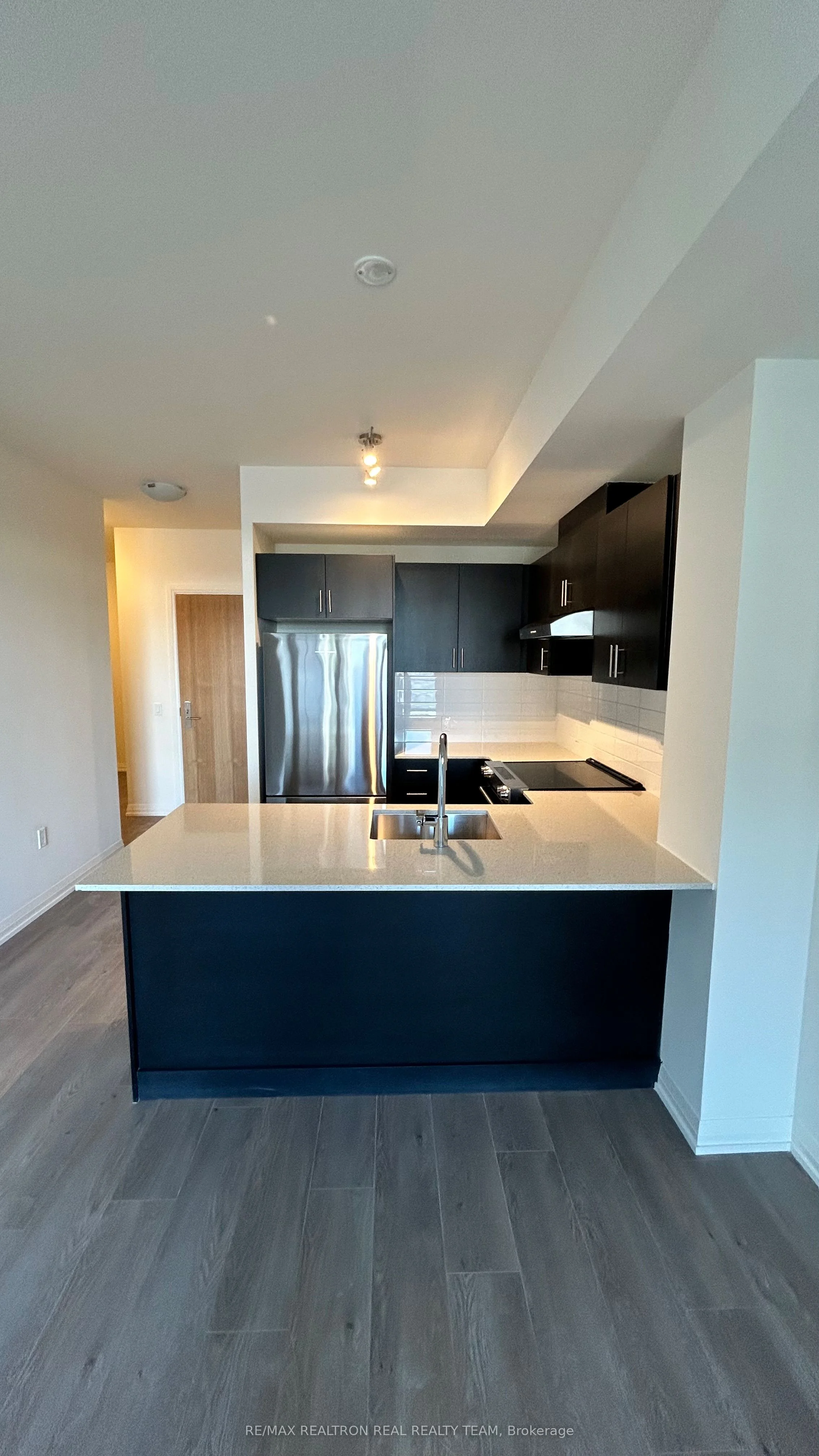8960 Jane Street 418, Vaughan, On L4k 2m9