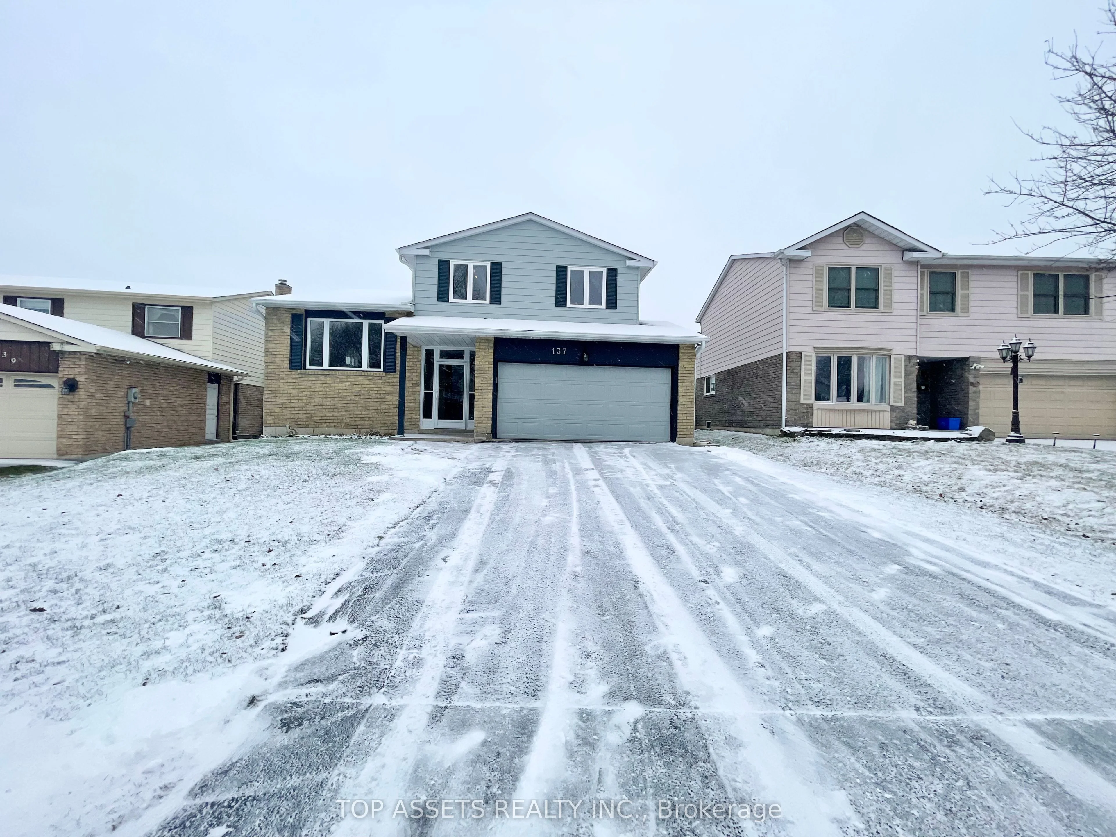 137 Huron Heights Drive, Newmarket, On L3y 4z6