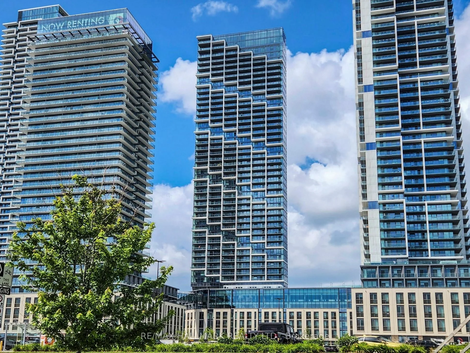 Condo Apartment in Vaughan
