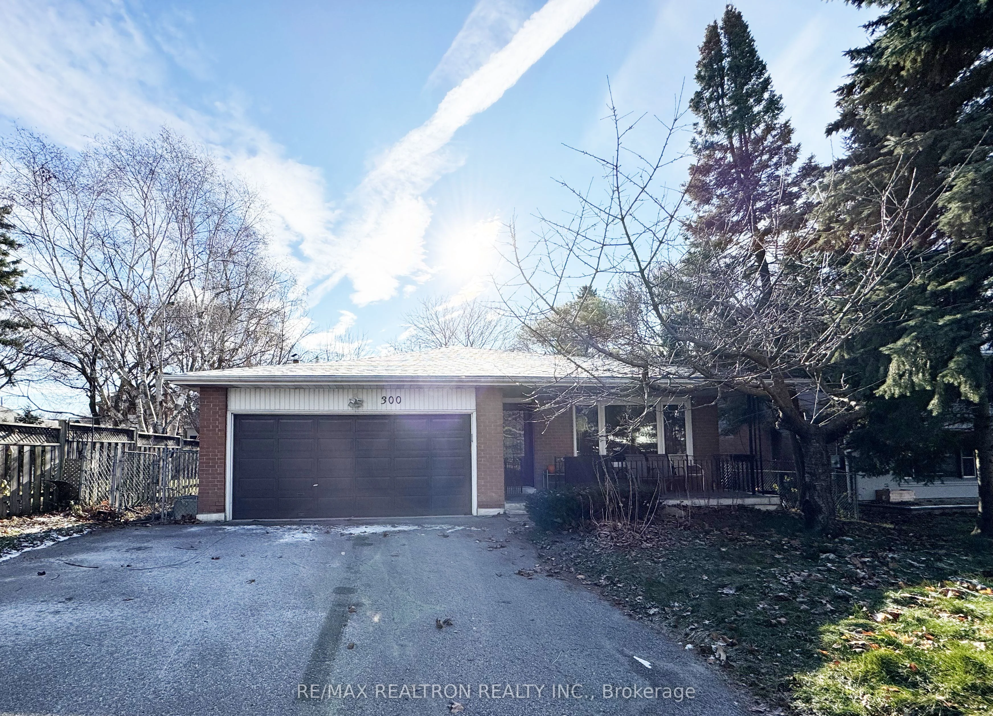 300 Millard Avenue Main, Newmarket, On L3y 1z2