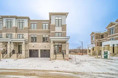 Att/Row/Townhouse in Richmond Hill