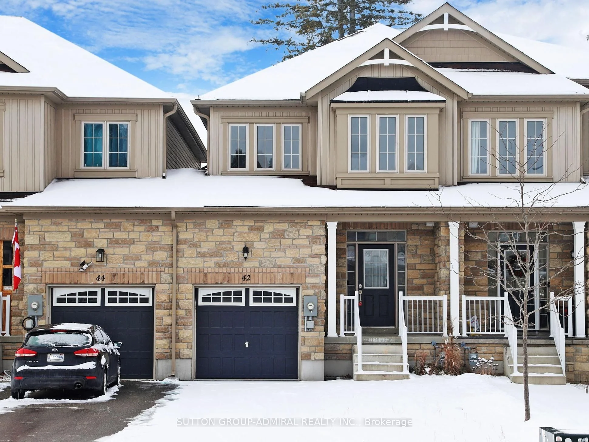 Att/Row/Townhouse in Essa