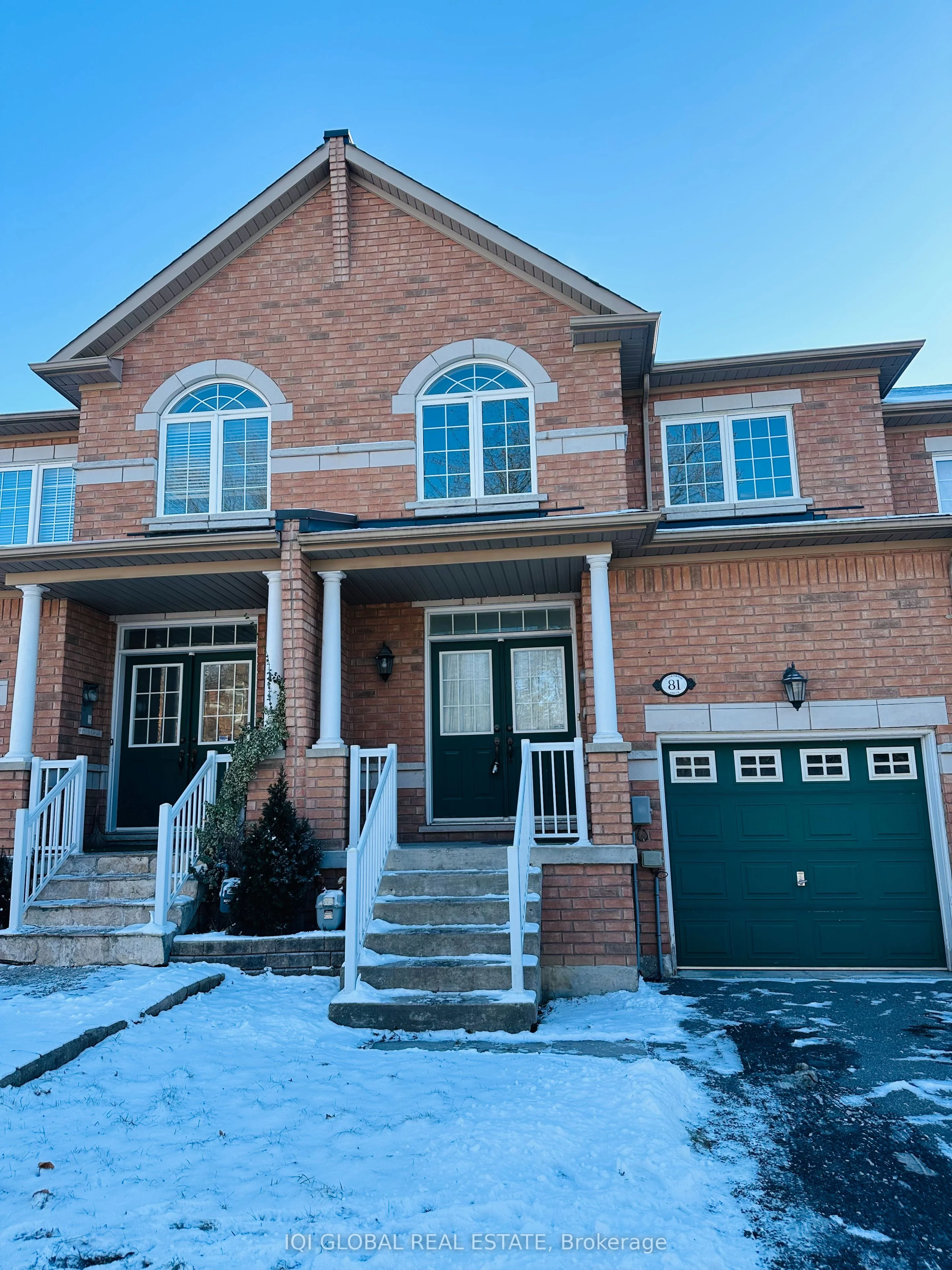 Att/Row/Townhouse in Richmond Hill
