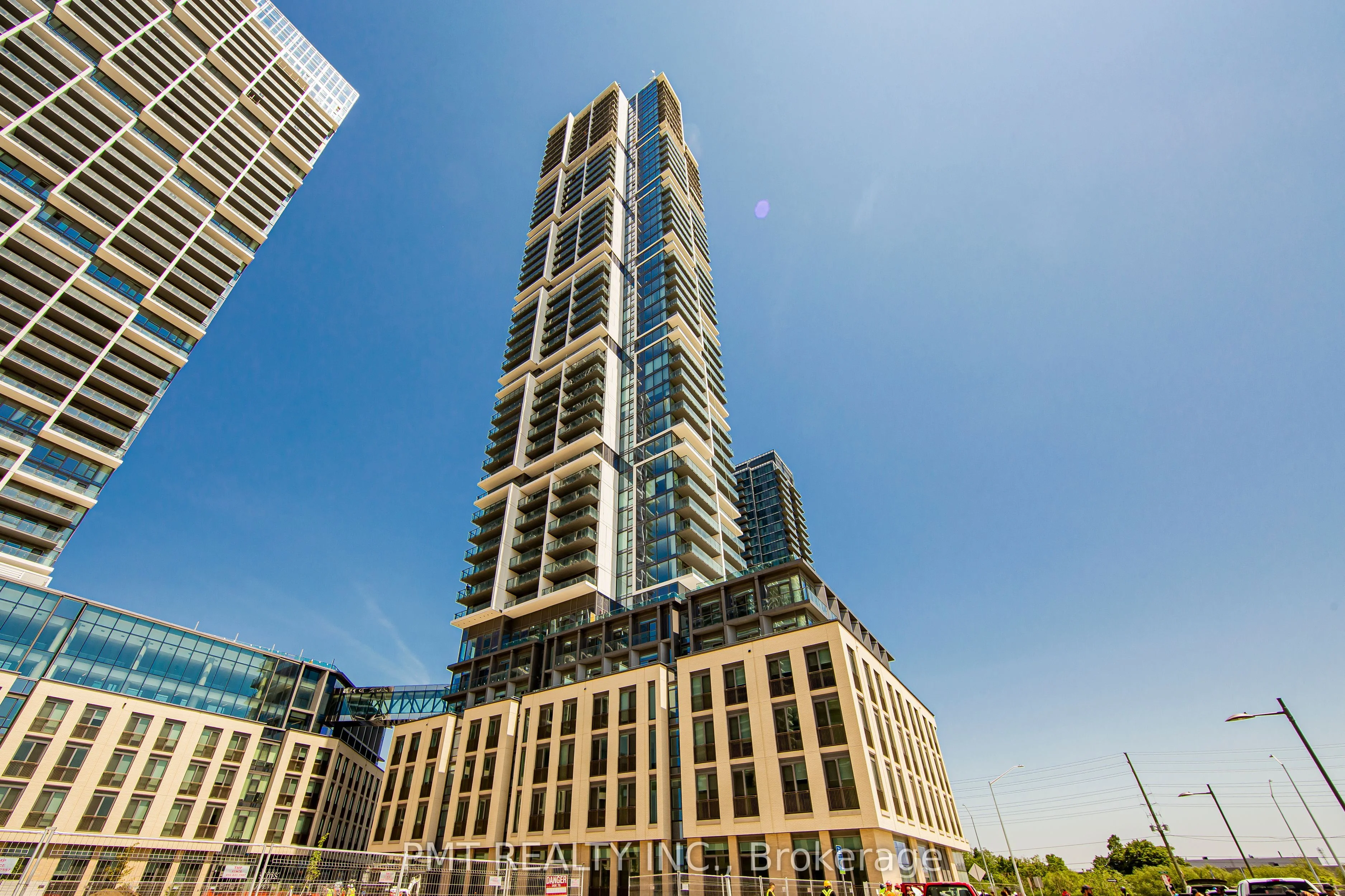 7890 Jane Street 2711, Vaughan, On L4k 4r6