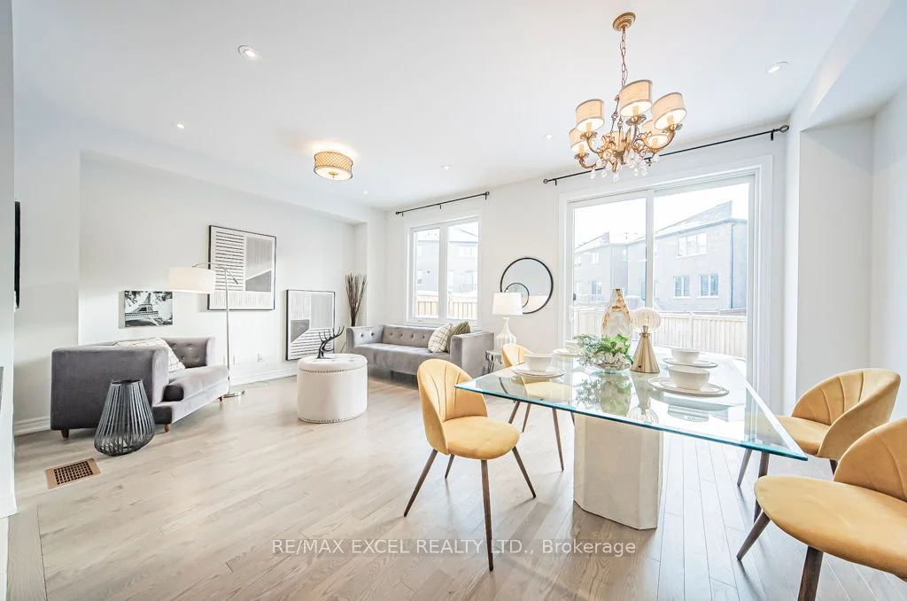 Att/Row/Townhouse in Whitchurch-Stouffville