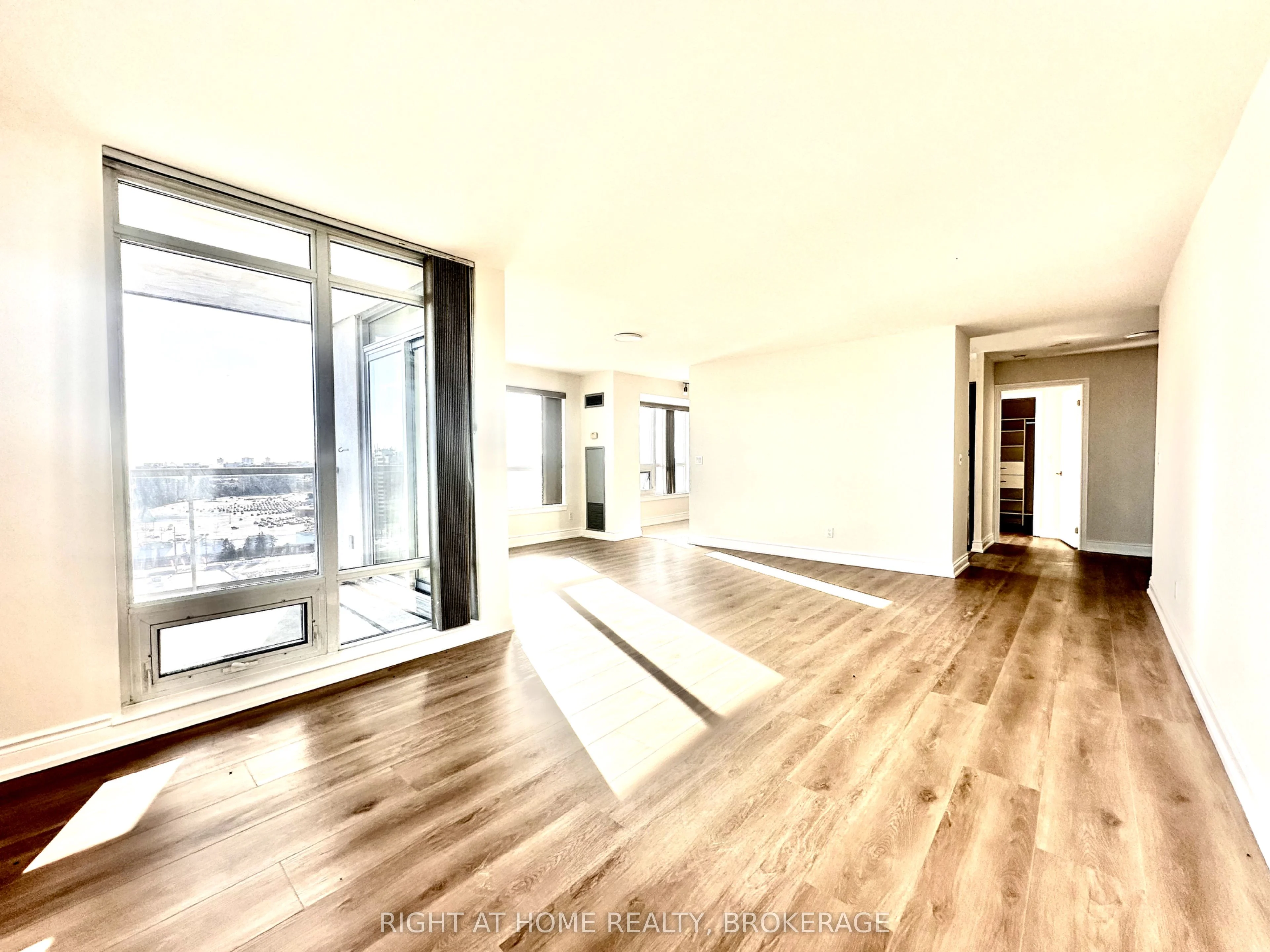 7 North Park Road 1711, Vaughan, ON L4J 0C9