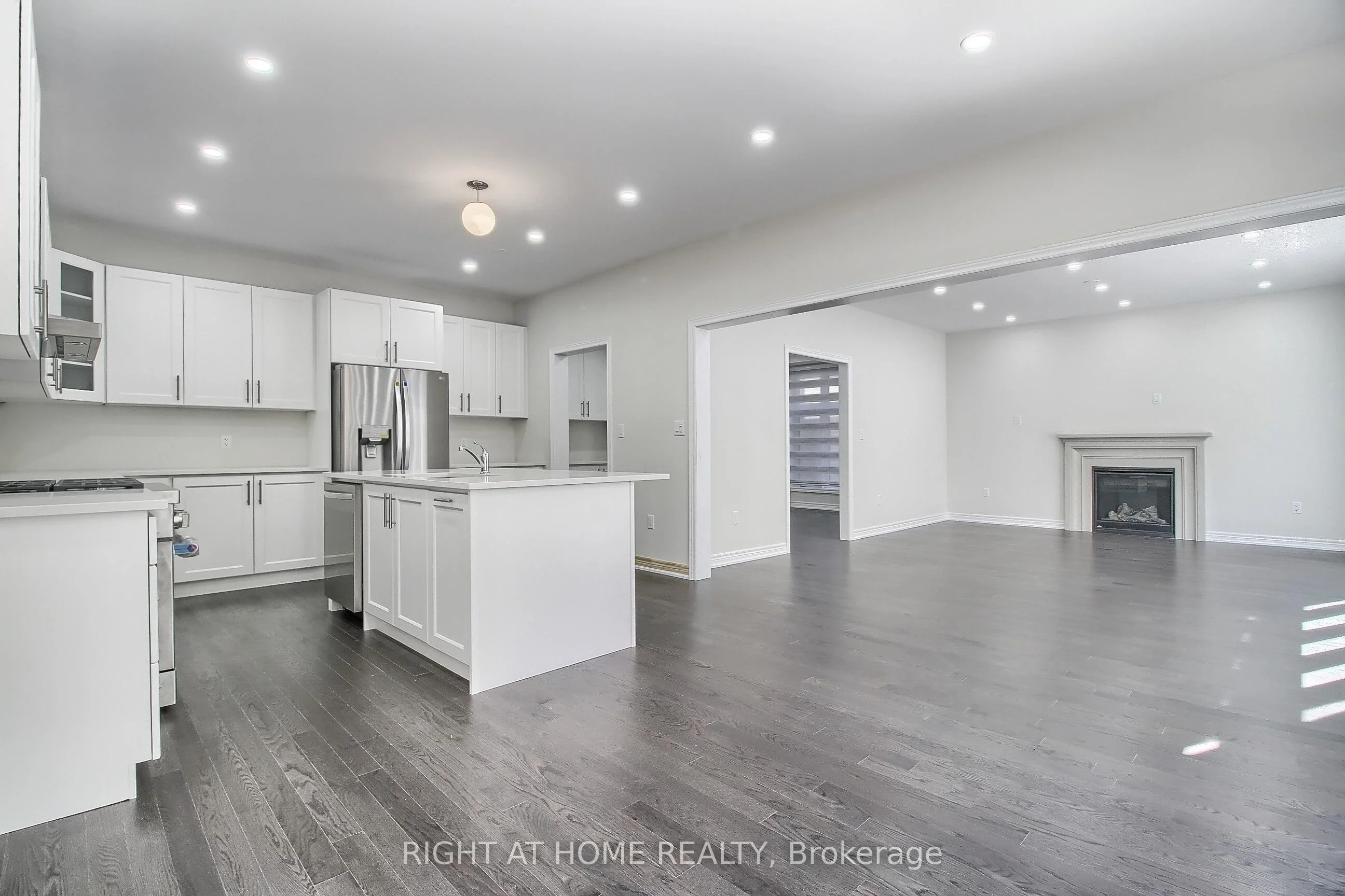 31 Dorothy Caine Crescent, Georgina, On L4p 3e9