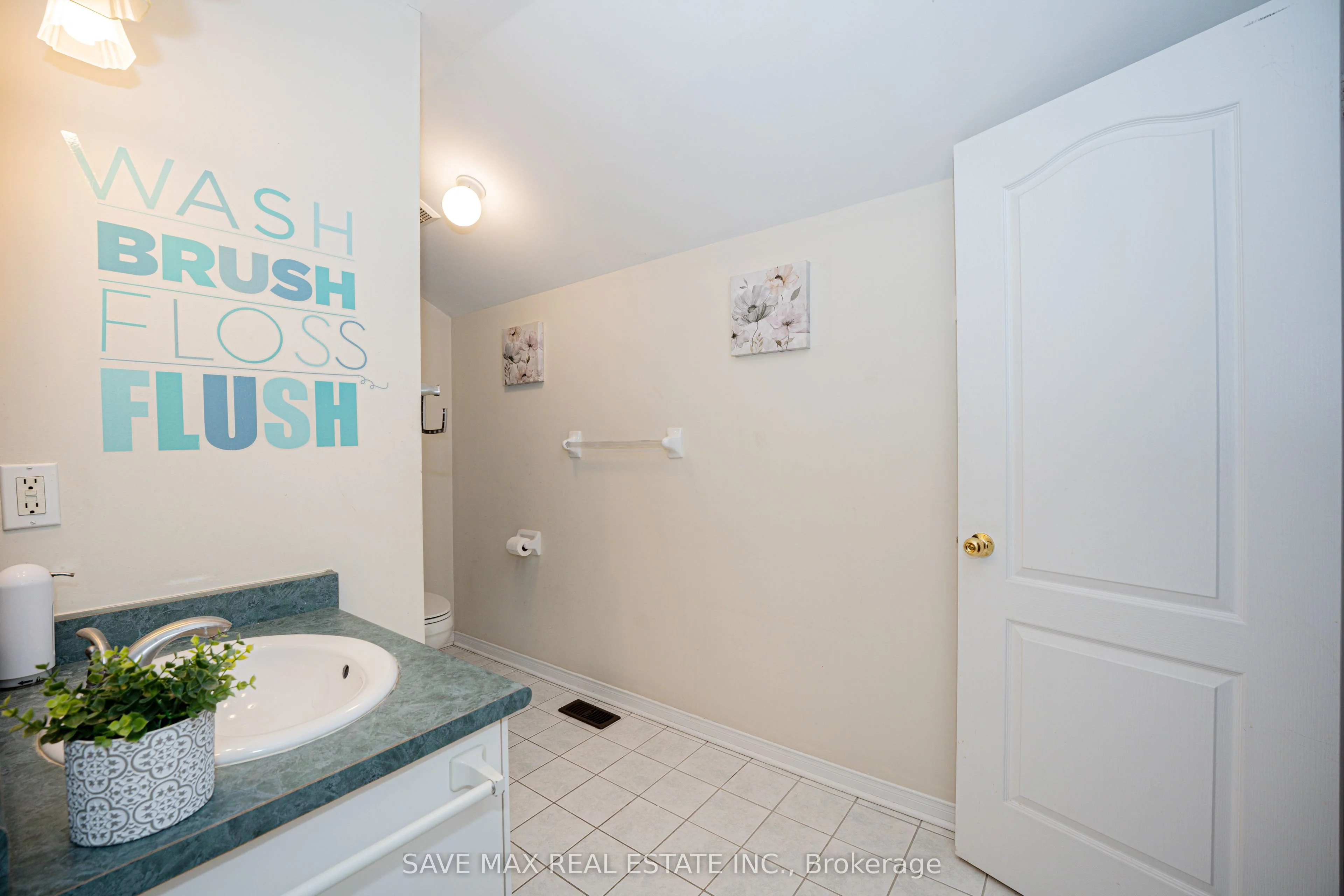 95 Old Colony Road, Richmond Hill, ON L4E 3X2
