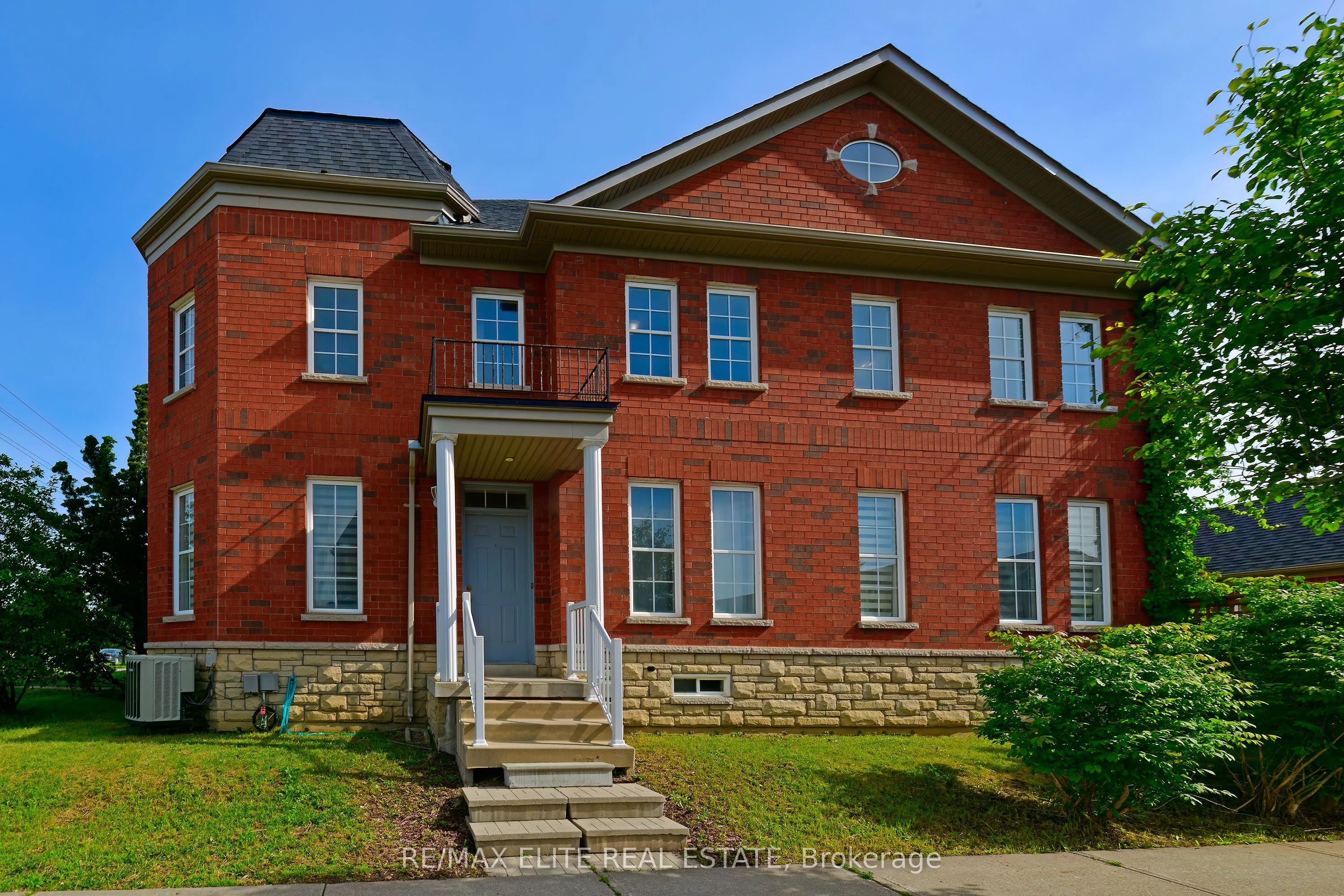 Att/Row/Townhouse in Markham
