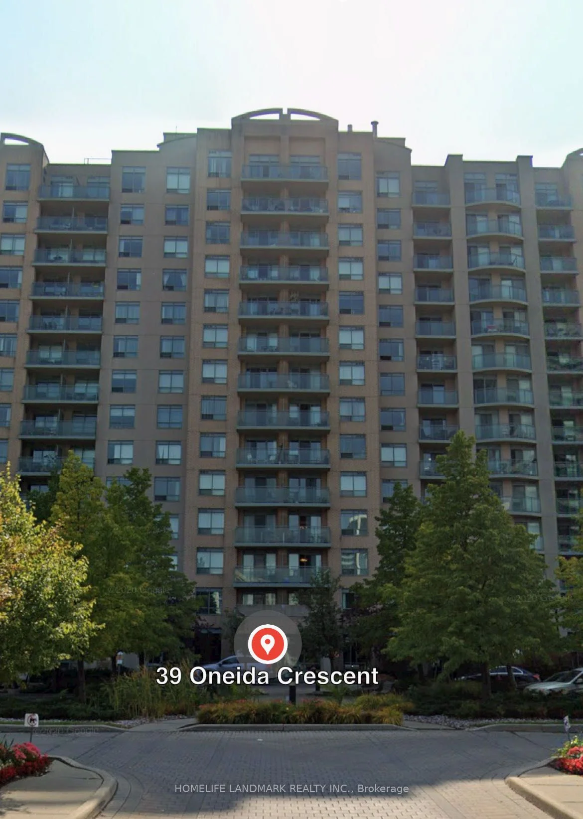 Condo Apartment in Richmond Hill