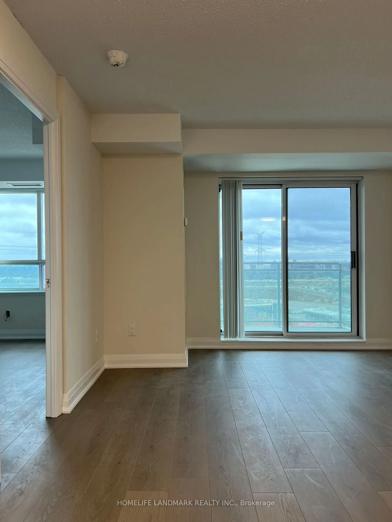39 Oneida Crescent 1218, Richmond Hill, ON L4C 0T5