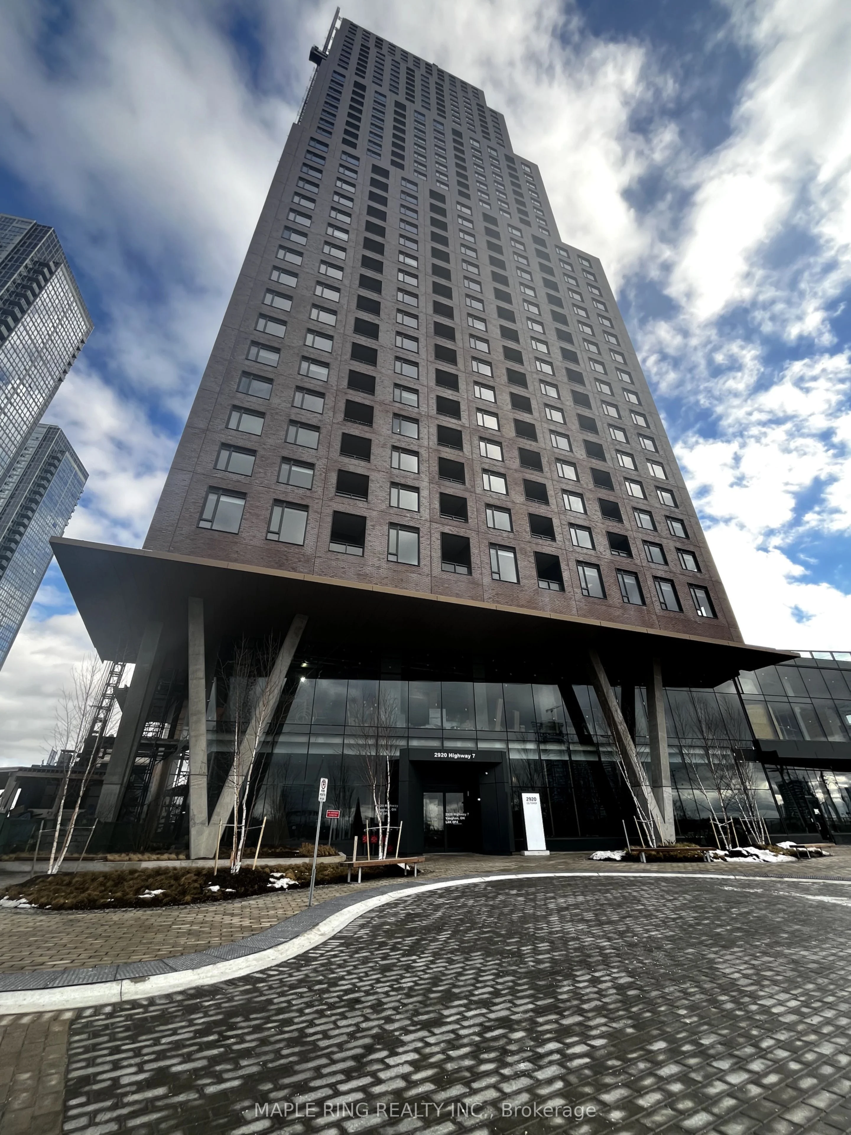 Condo Apartment in Vaughan