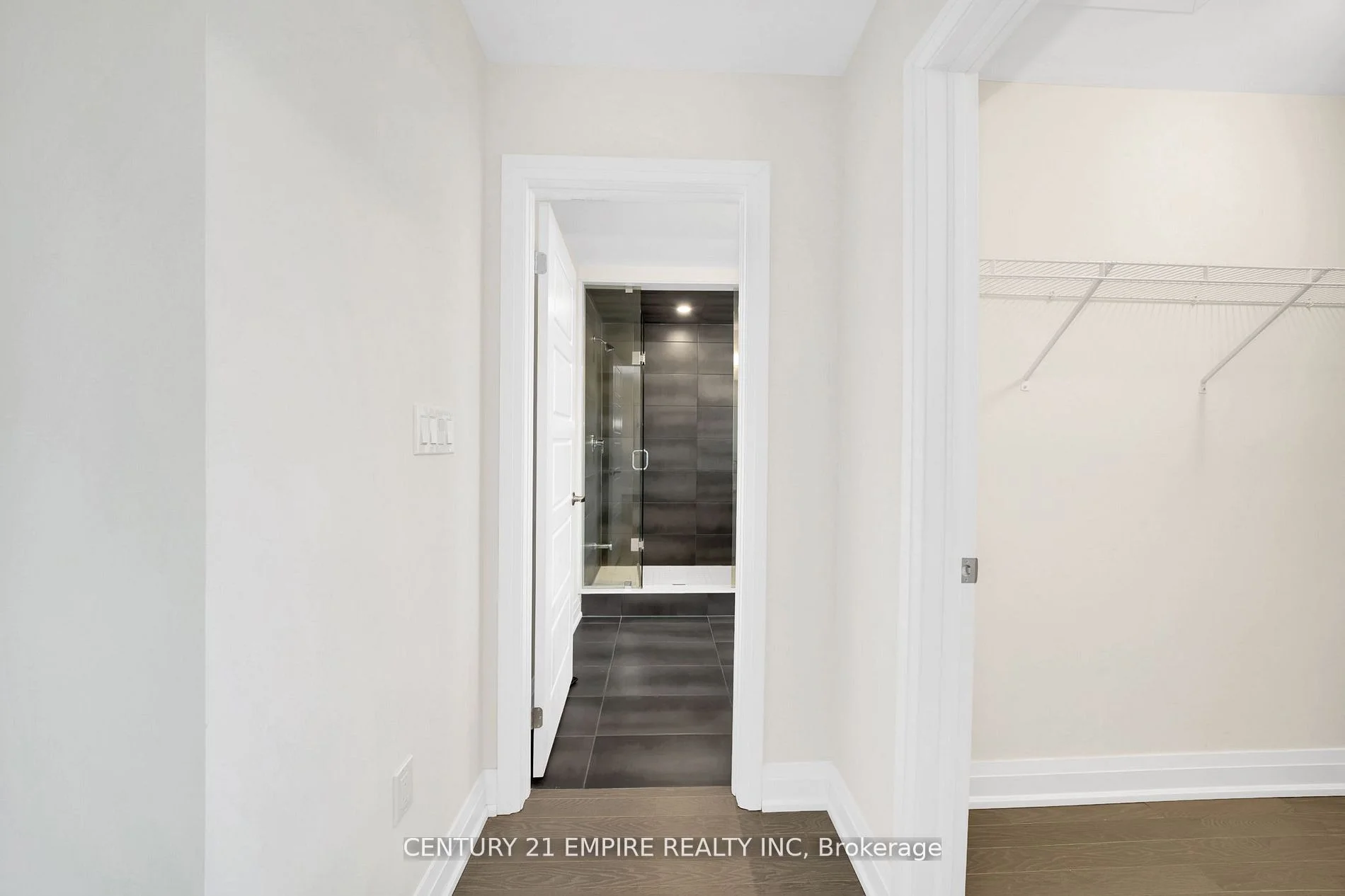 210 Ferragine Crescent, Bradford West Gwillimbury, ON L3Z 4B4