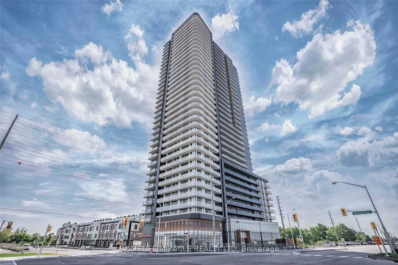 Condo Apartment in Vaughan