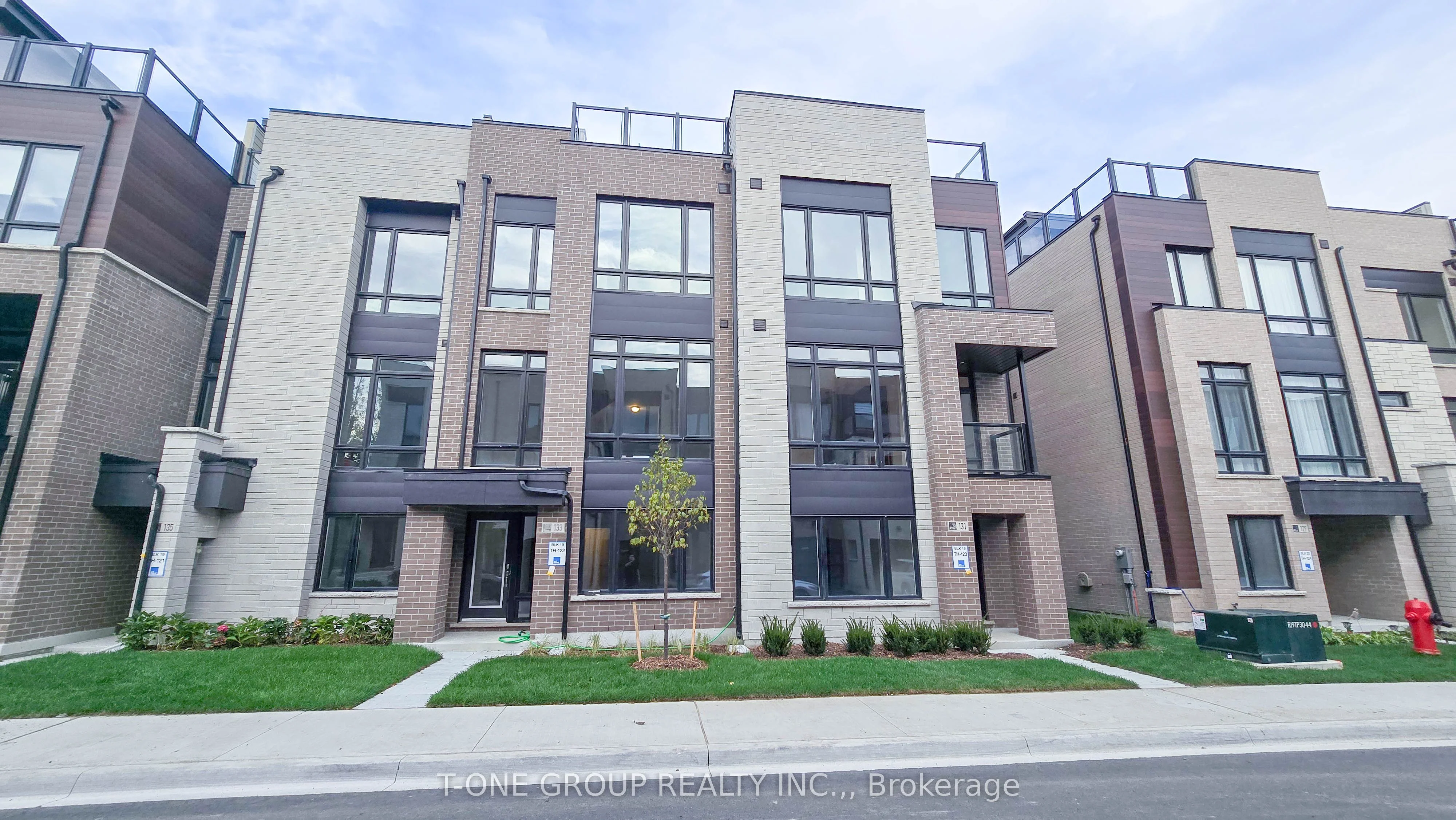 131 Credit Lane, Richmond Hill, ON L4E 1G9